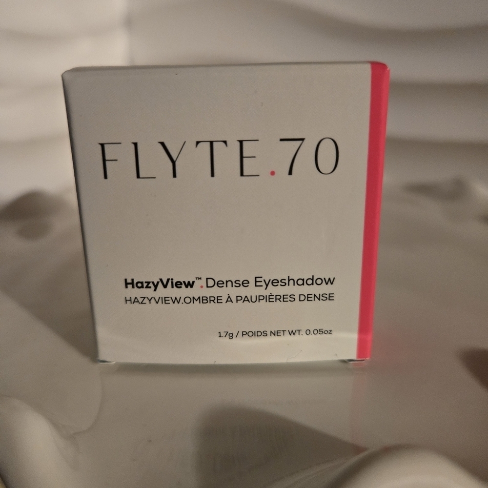 FLYTE.70 HazyView Dense Eyeshadow In Down Under